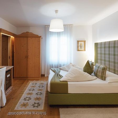 Hotel Garni Laurino Cavalese Εξωτερικό φωτογραφία