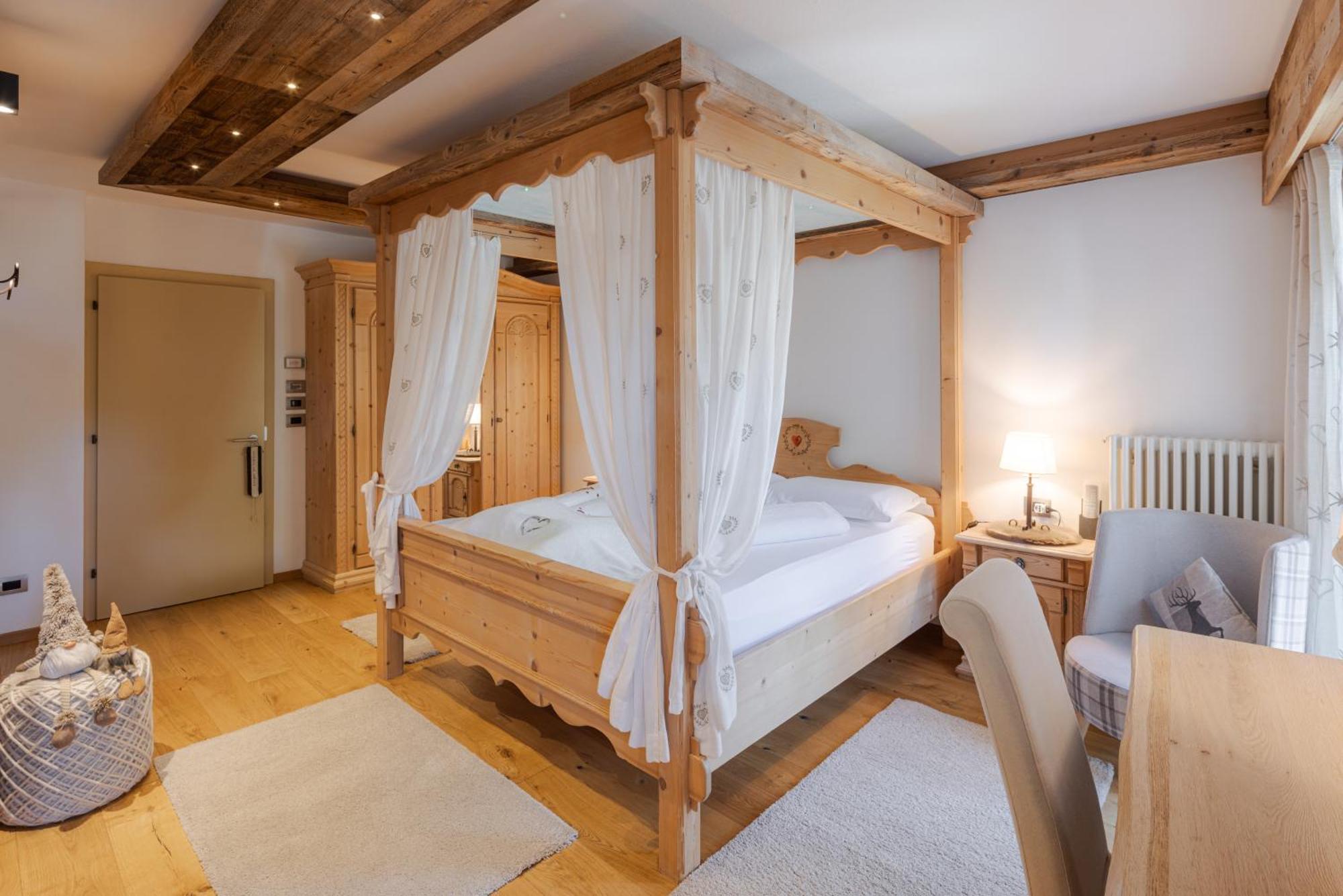 Hotel Garni Laurino Cavalese Εξωτερικό φωτογραφία